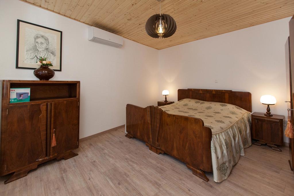 Holiday Home Nika Omisalj Ngoại thất bức ảnh