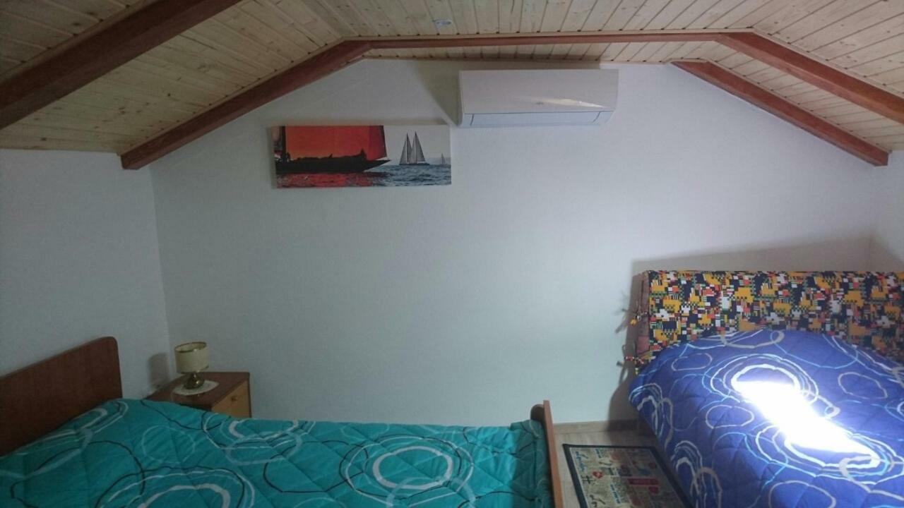 Holiday Home Nika Omisalj Ngoại thất bức ảnh